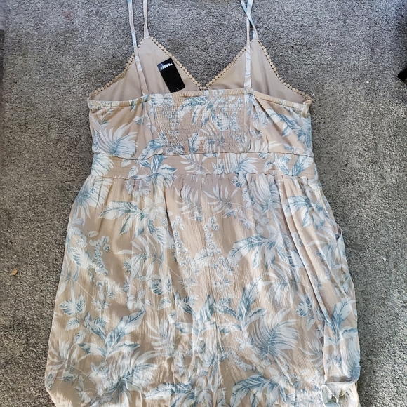 NWT TORRID FLORAL ROMPER 3X - Picture 5 of 6